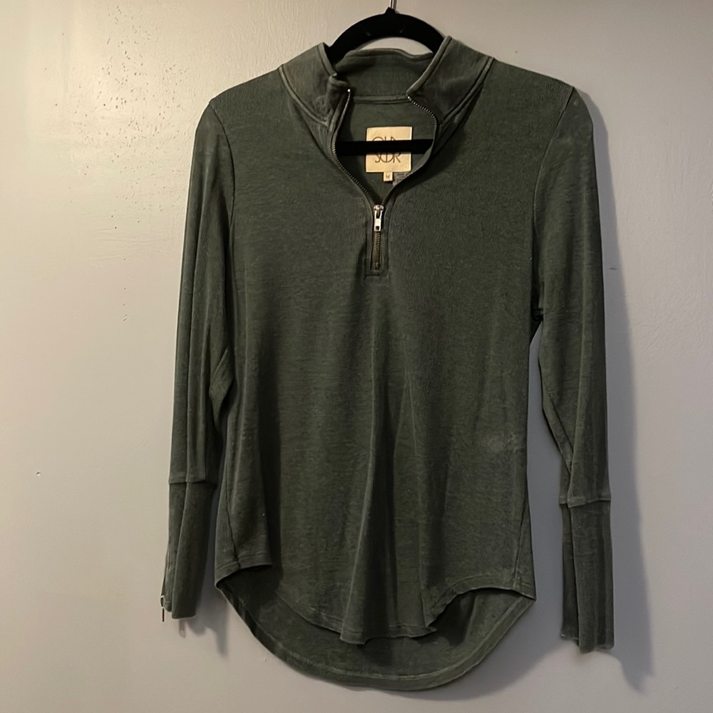 Zip up green knit sweater💚